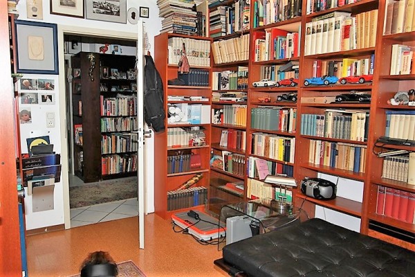 Bibliothek_ [800x600].JPG